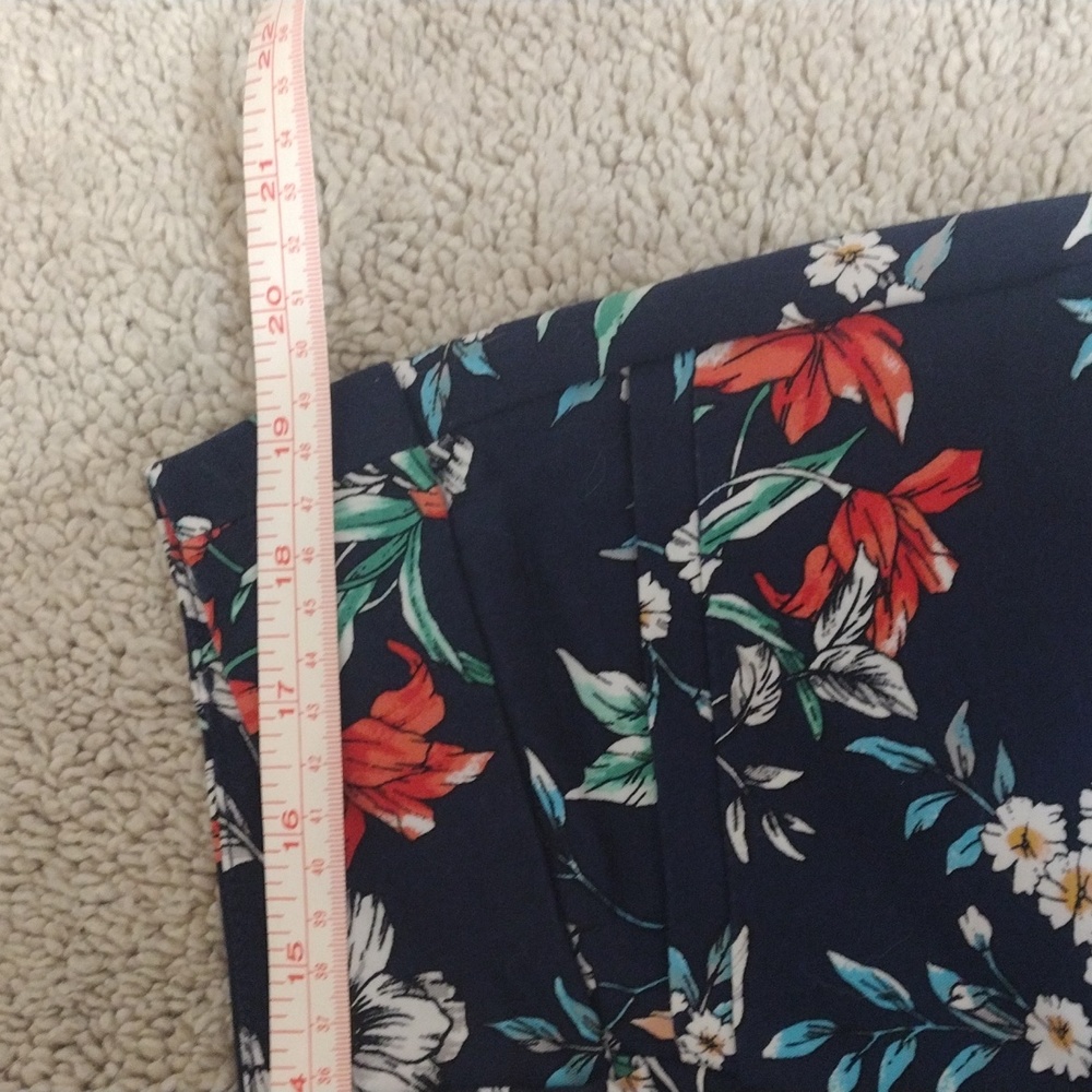 Roz & Ali floral print pants. Size 16W - Picture 10 of 12